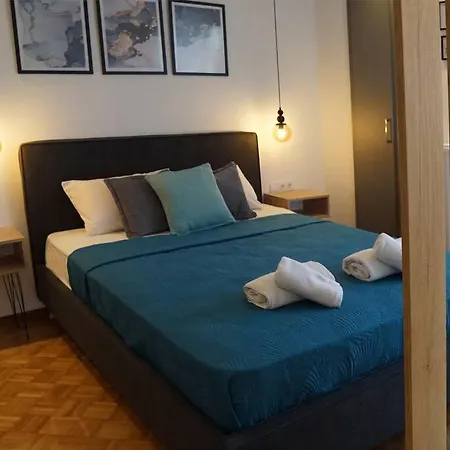 Apartment διαμέρισμα σε πολυκατοικία *