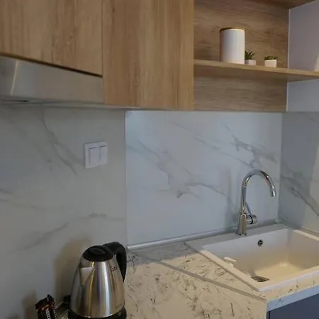 σε πολυκατοικία 公寓 *